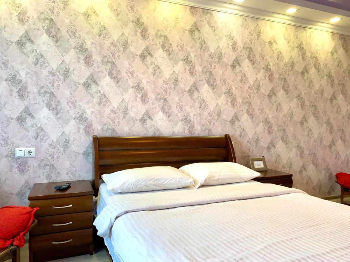 Apartpoltava Простора Однокімнатна Квартира В Новобудові, Корпусний Парк エクステリア 写真