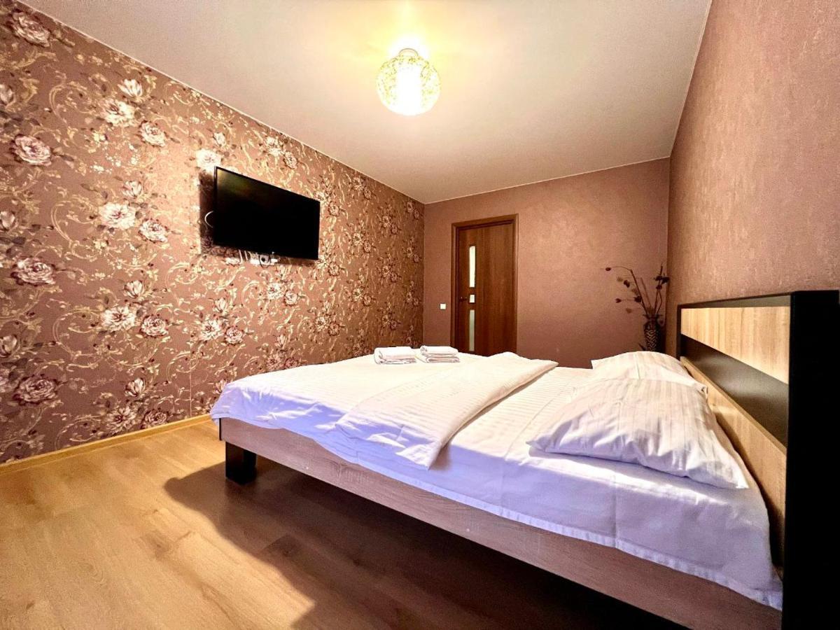 Apartpoltava Простора Однокімнатна Квартира В Новобудові, Корпусний Парк エクステリア 写真